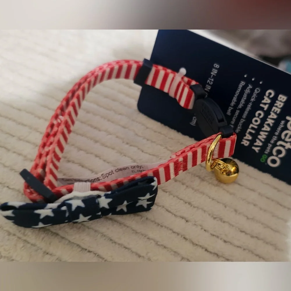 Petco Stars & Stripes Cat Collar with 3pk of Patriotic Collar Charms